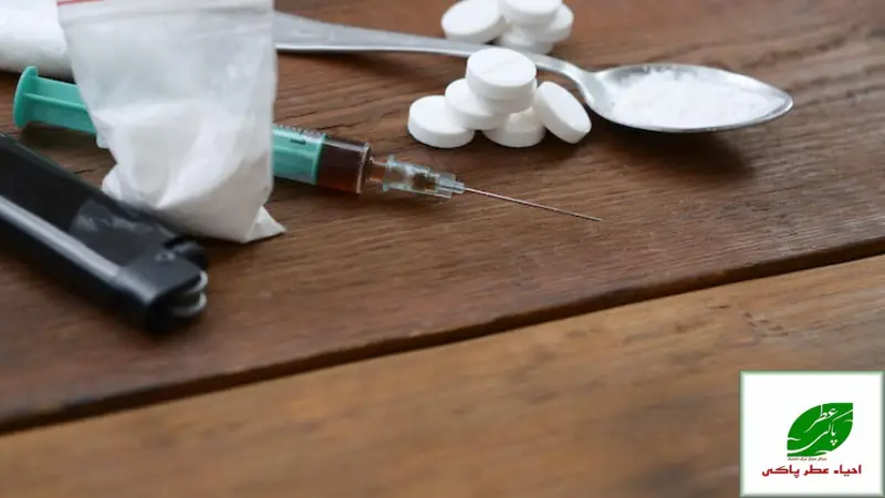 عوارض مصرف شیشه روی روان و بدن: چرا ترک ضروری است؟ | راهنمای جامع 2025 2 🧠تخریب روانی وقتی واقعیت گم میشود