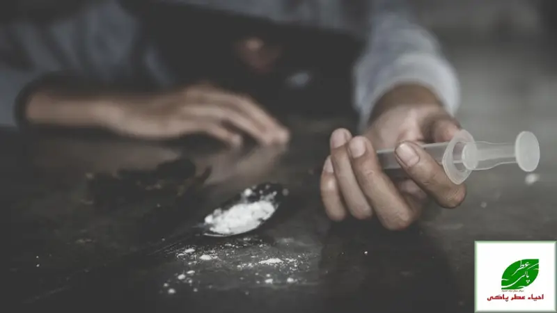 مقابله با وسوسه ها : چطور وسوسه مصرف دوباره شیشه را کنترل کنیم؟ 4 🌟 رهایی، زندگی دوباره کمپ ترک اعتیاد عطر پاکی 🌟